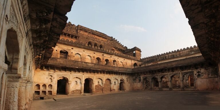 Banda Uttar Pradesh – History, Places to Visit, and Local Life