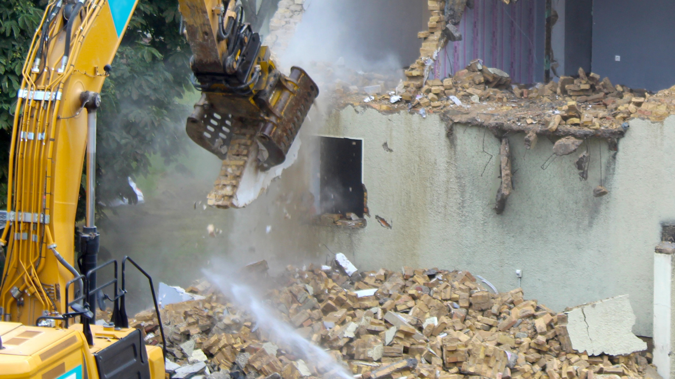 Shahjahanpur Admin Orders Demolition of 855 Weak School Buildings
