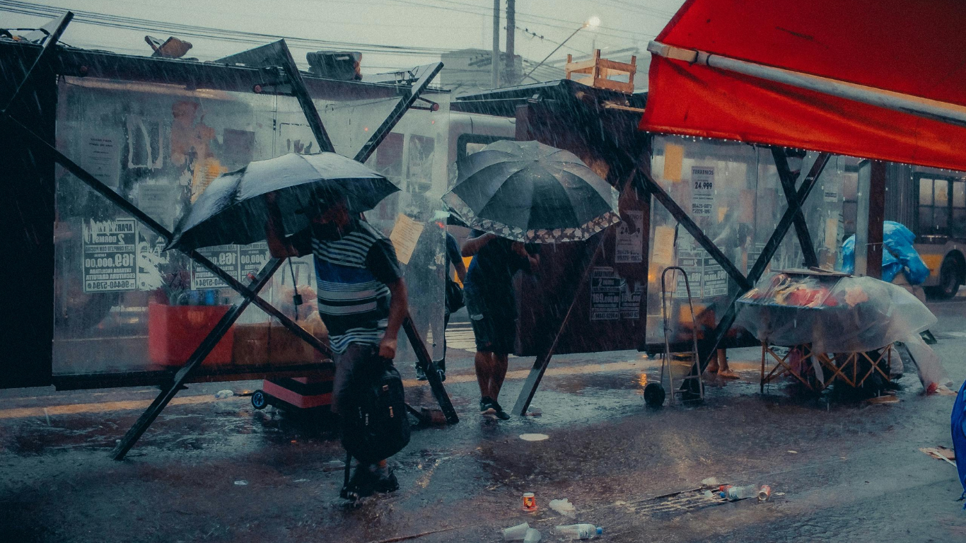 Heavy Rain Alert in 15 UP Districts Today