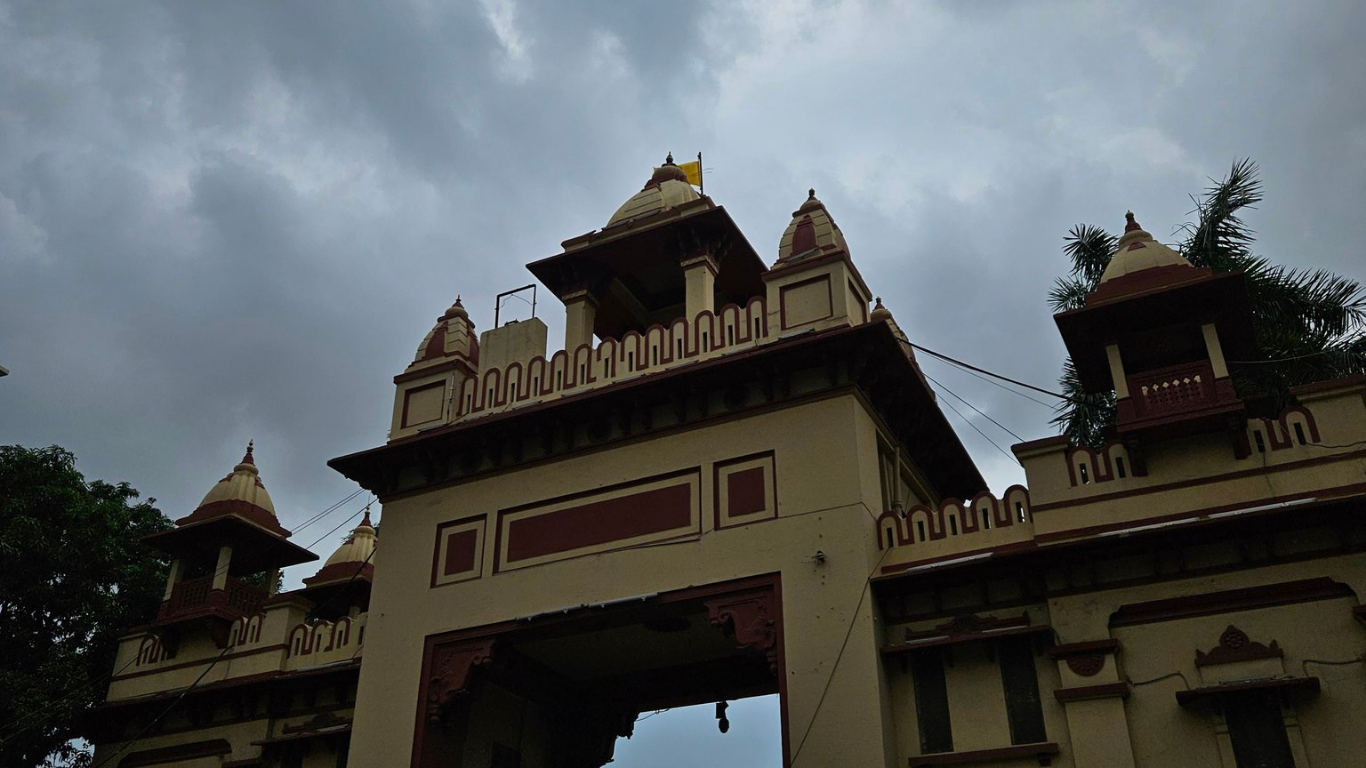 4 MPs Ask 40 Questions on BHU VC’s Emergency Powers & Protests