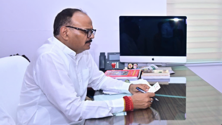UP Retail Fertilizer Traders Meet Dy CM Brajesh Pathak