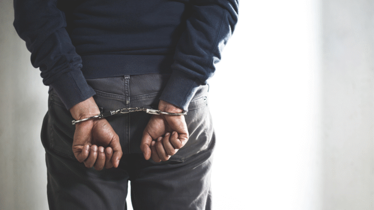 Sub-Inspector Caught Red-Handed Taking ₹25,000 Bribe in Prayagraj