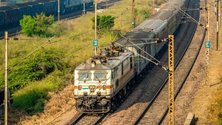 Hardoi to Lucknow Train