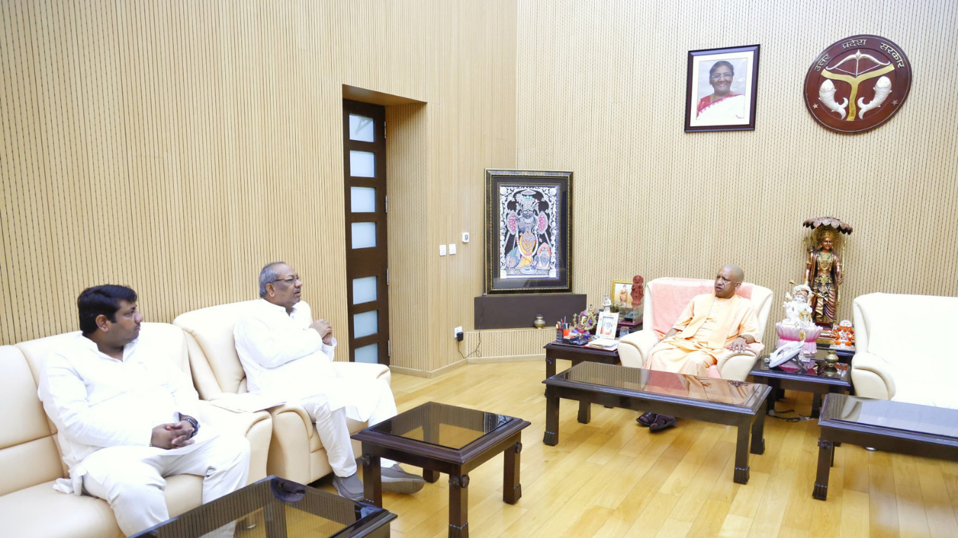 Sanjay Nishad Meets Yogi Adityanath Amid Alliance Tensions in Uttar Pradesh