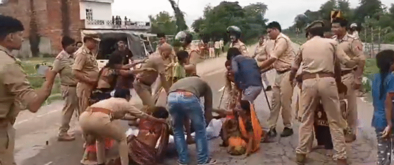 Highway Blocked After Man’s Death in Liquor Dispute in Gonda