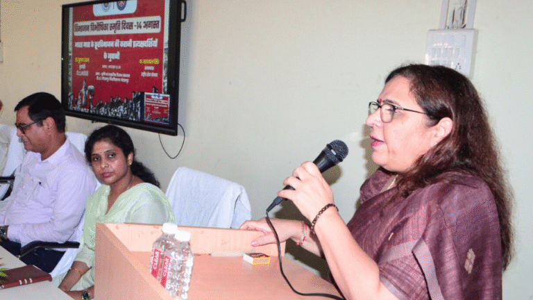 Scholarship for Top LLB Students at DDU Gorakhpur University