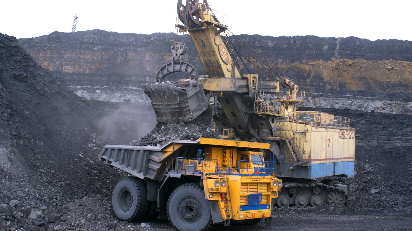 CAG Exposes ₹784 Cr Illegal Mining Scandal in Yogi’s First Term