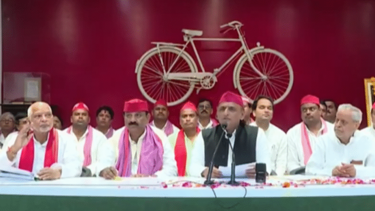 SP Seeks Central Probe into Death Threat Claims by Expelled MLA Pooja Pal