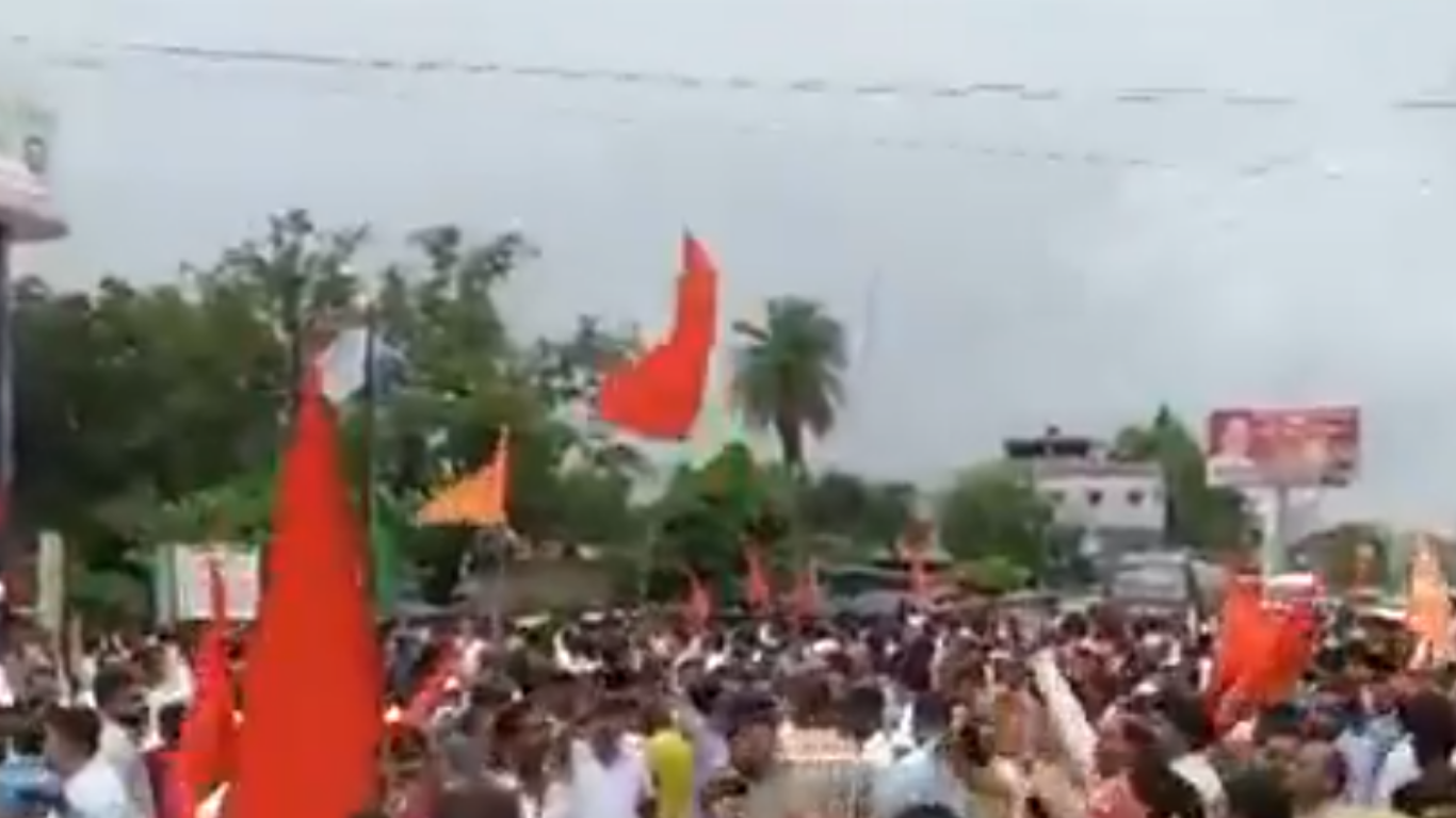 Hindus’ March in Fatehpur: Clash Over Shivling and Worship Rights