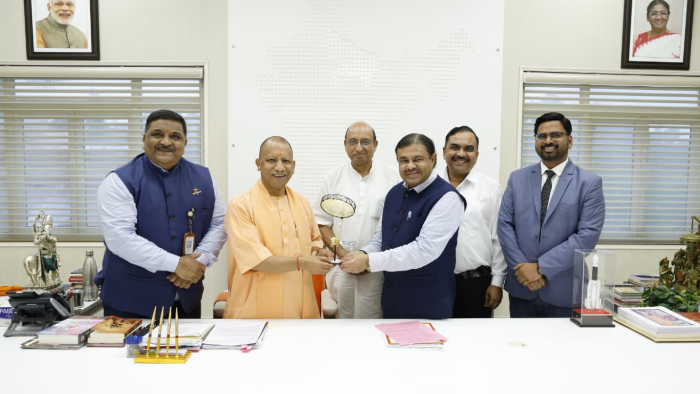 ISRO’s Village Vaigyanik Karyakram to Bring Space Science to Rural UP Schools