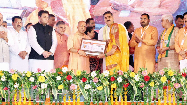 Yogi Adityanath Kicks Off 186 Development Projects Worth ₹958 Crore in Aligarh