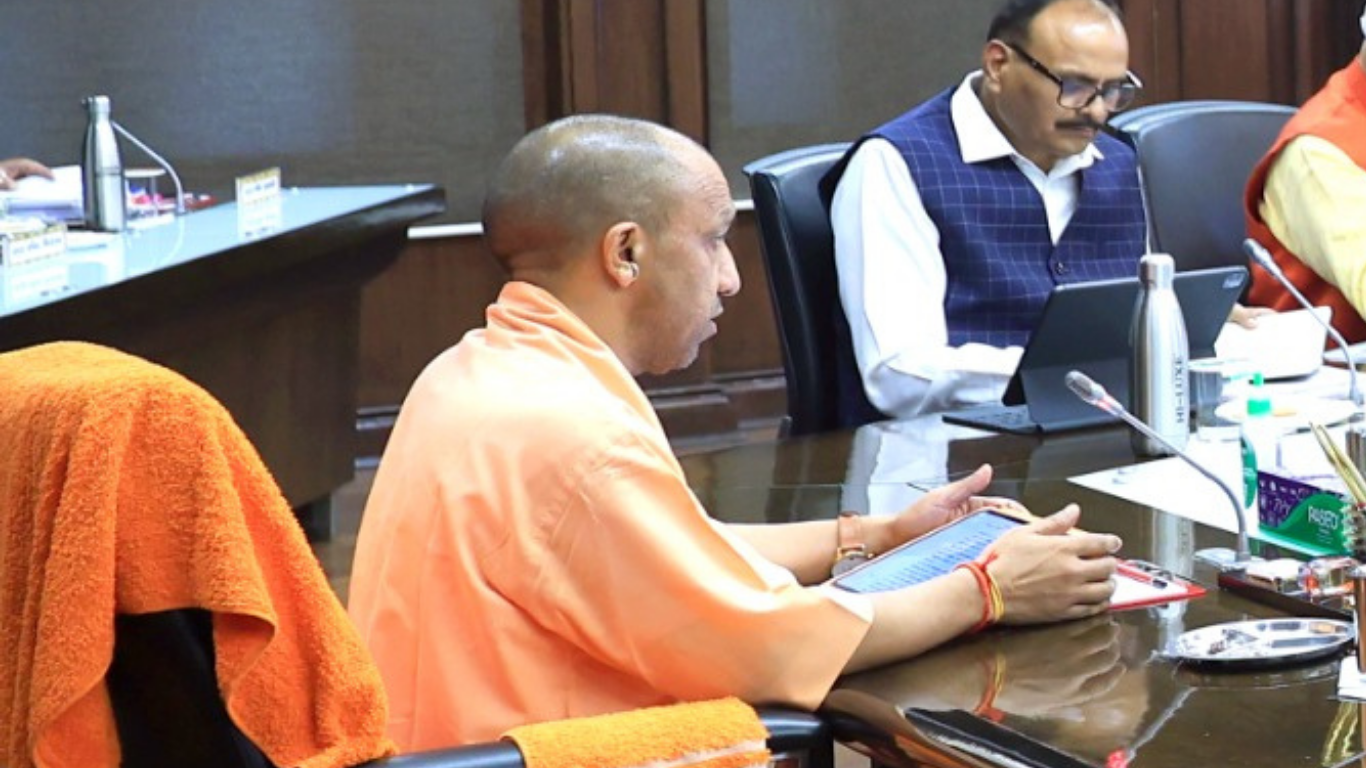 Yogi Praises PM Modi for Cabinet Approval of MERITE and Ujjwala Schemes