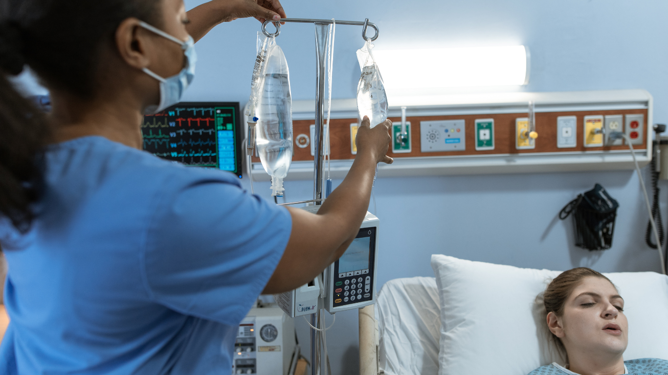 KGMU's New Nursing Rules, No Nail Polish or Heavy Jewelry on Duty