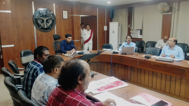 Varanasi CDO Himanshu Nagpal suspends 5 sanitation workers, issues notices to 23 workers & 16 Anganwadi staff for absence